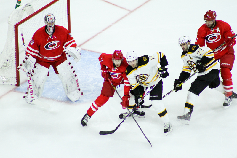 Carolina Hurricanes Dominate Pittsburgh Penguins: An Inside Look at the 8th Straight Victory